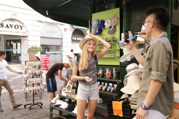 Shopping nach dem Englischkurs bei der Sprachreise Malta