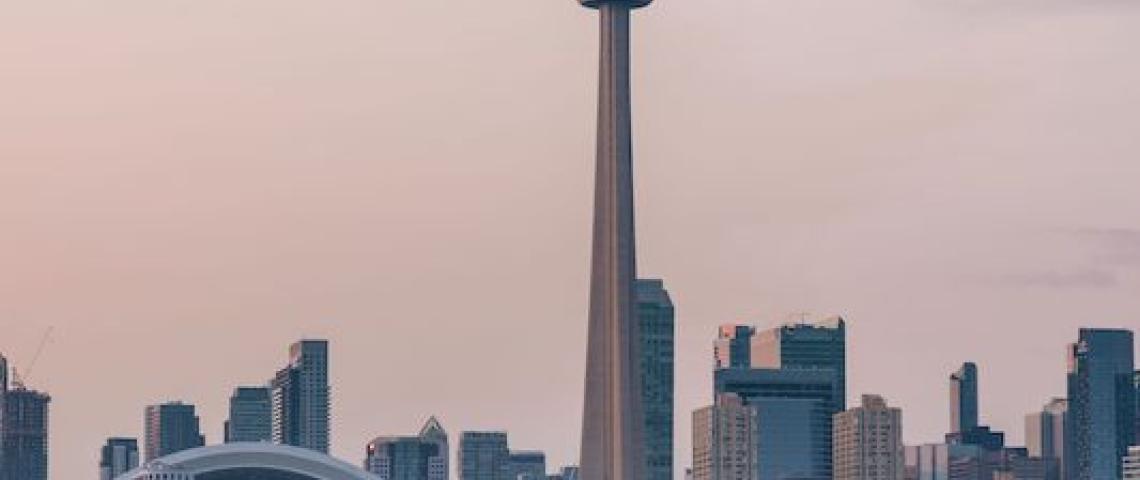 Sprachschüler fahren Kanu Toronto