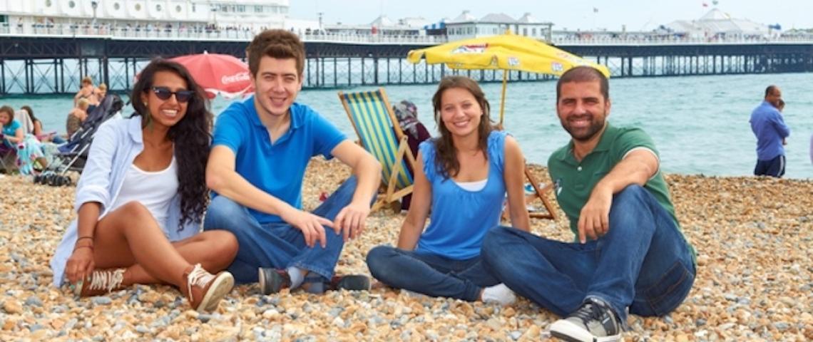 Strand vor dem Brighton Pier