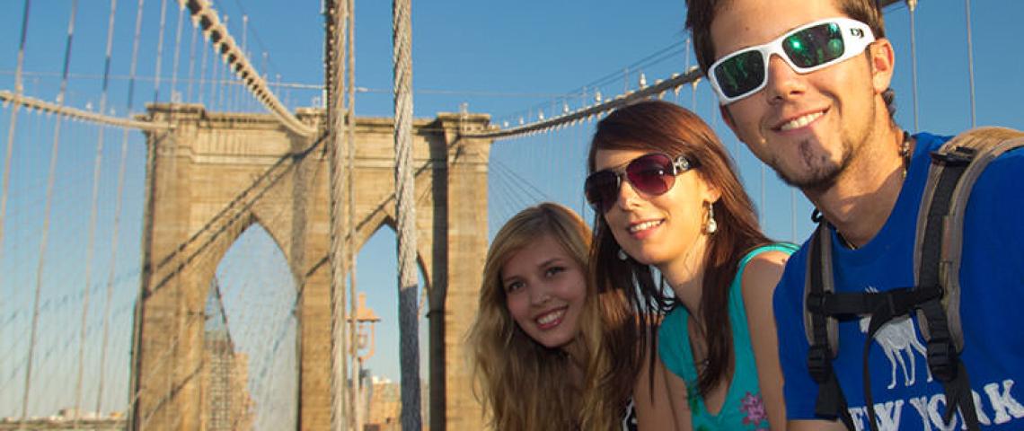 Sprachschüler auf der Brooklyn Bridge