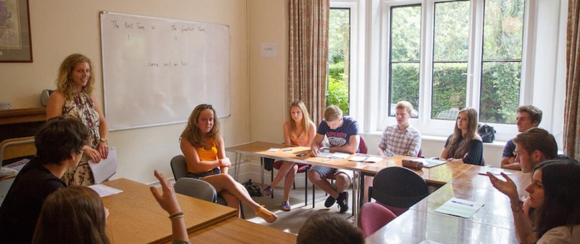 Sprachschüler im Unterricht an der Cambridge Sprachschule