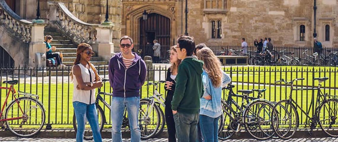 Sprachschüler in Oxford entdecken die Stadt