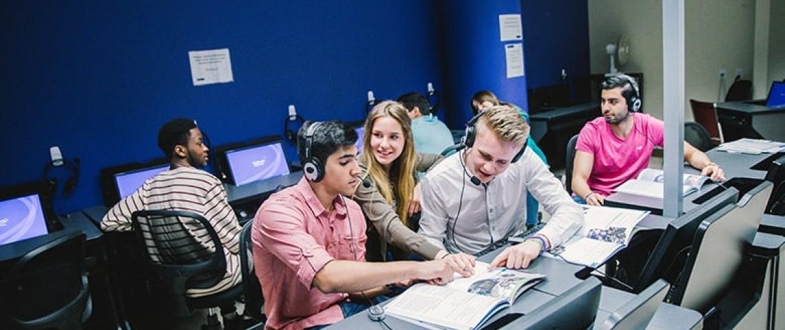 Sprachschüler Sprachschule Toronto PC lernen