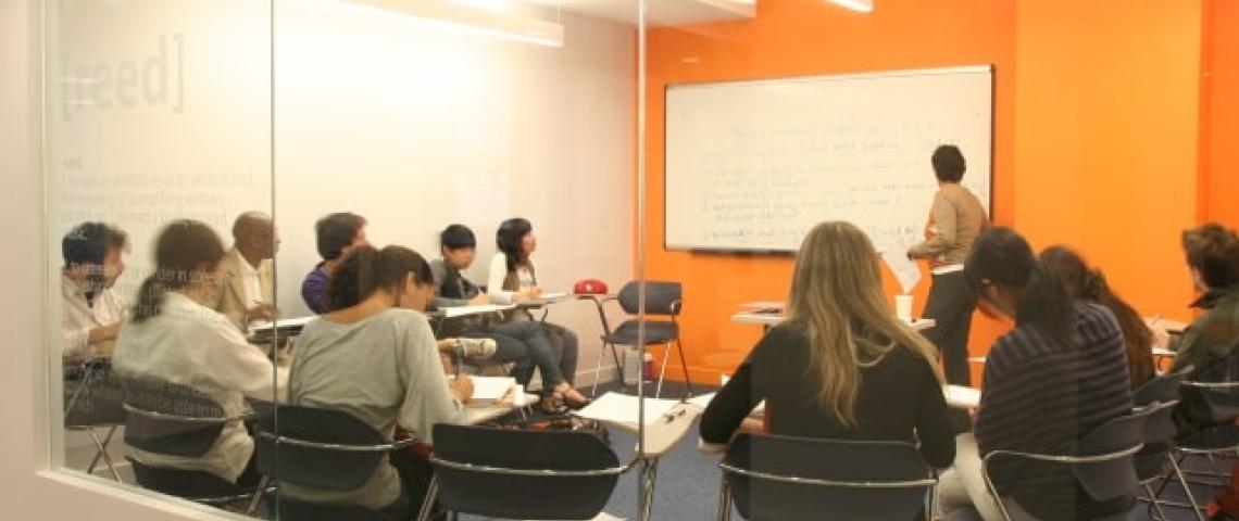 Sprachschüler sitzen im Unterricht New York